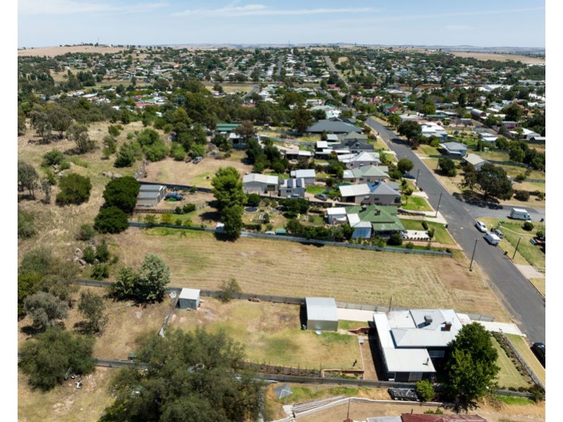 83 George Street, Junee NSW 2663