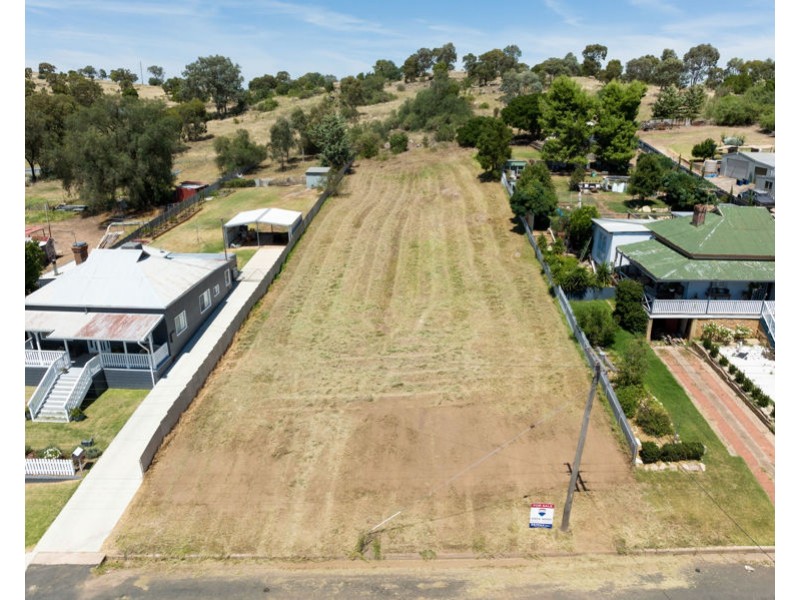 83 George Street, Junee NSW 2663