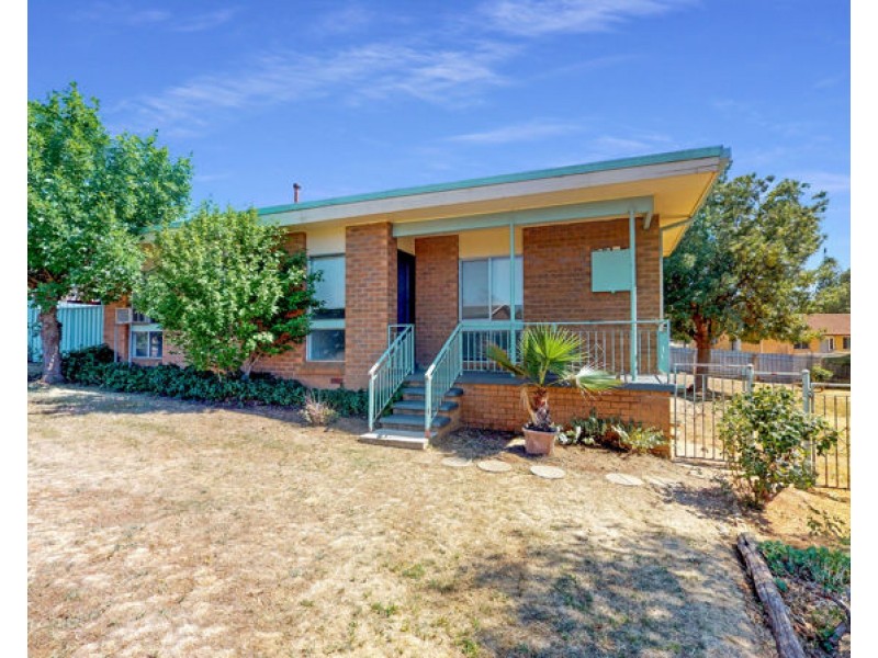9 Arnold St, Junee NSW 2663