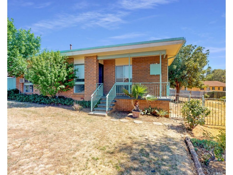 9 Arnold St, Junee NSW 2663