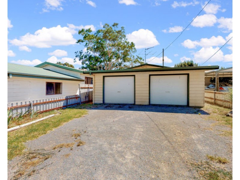 4 Lord St, Junee NSW 2663