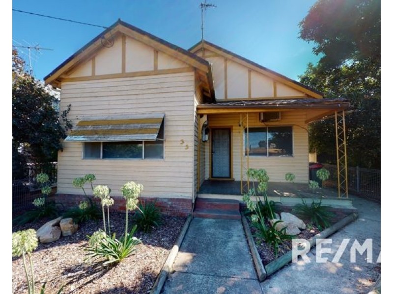 33 Gloucester Street, Junee NSW 2663