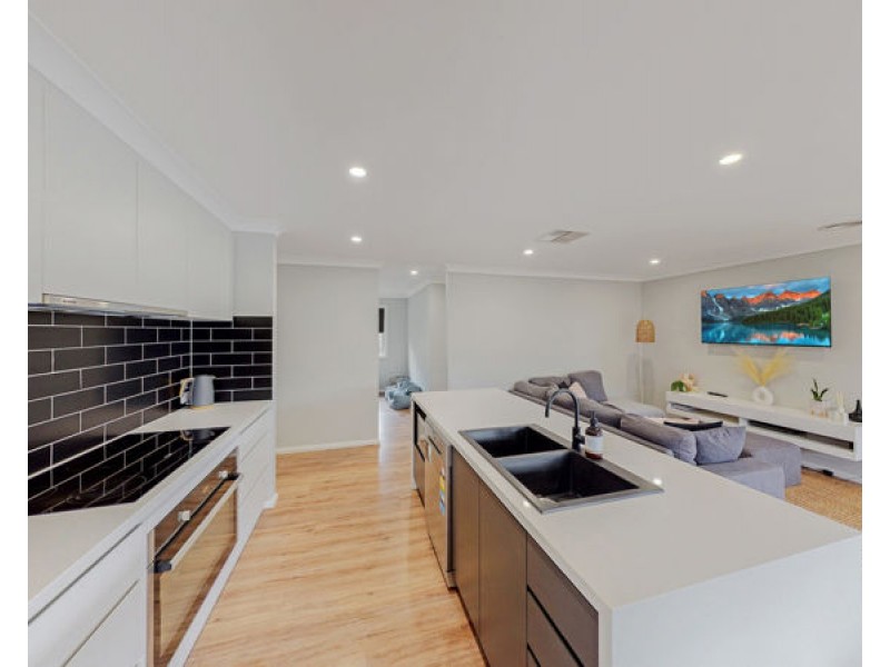 6 Hilton Place, Junee NSW 2663