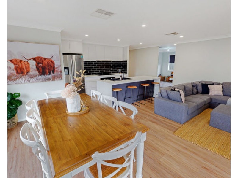 6 Hilton Place, Junee NSW 2663