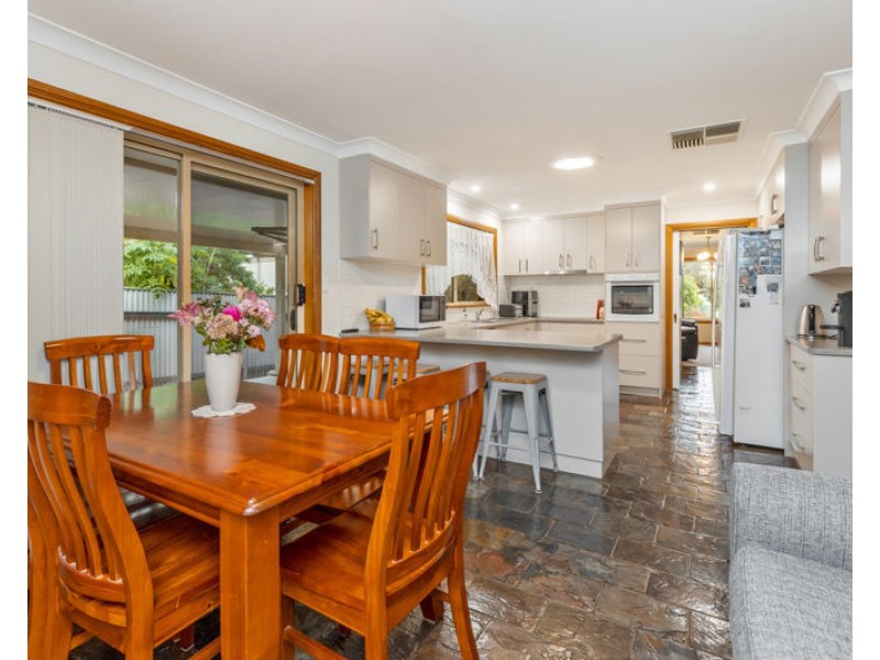 22 Cassia Way, Junee NSW 2663