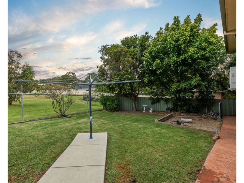 22 Cassia Way, Junee NSW 2663