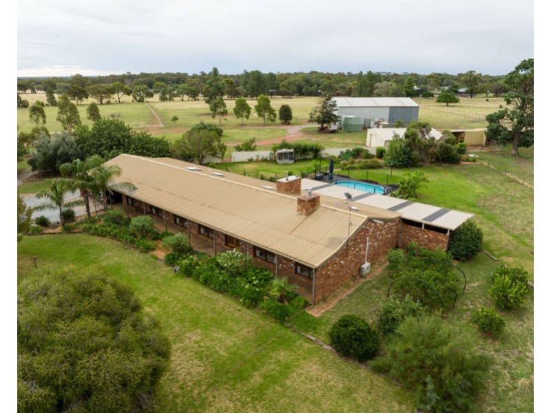 40 Devlin St, Coolamon NSW 2701