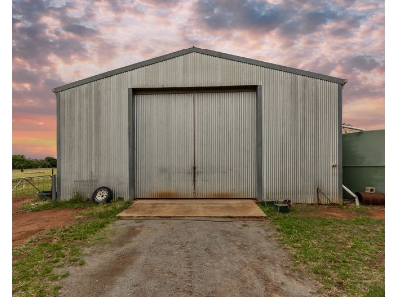 40 Devlin St, Coolamon NSW 2701