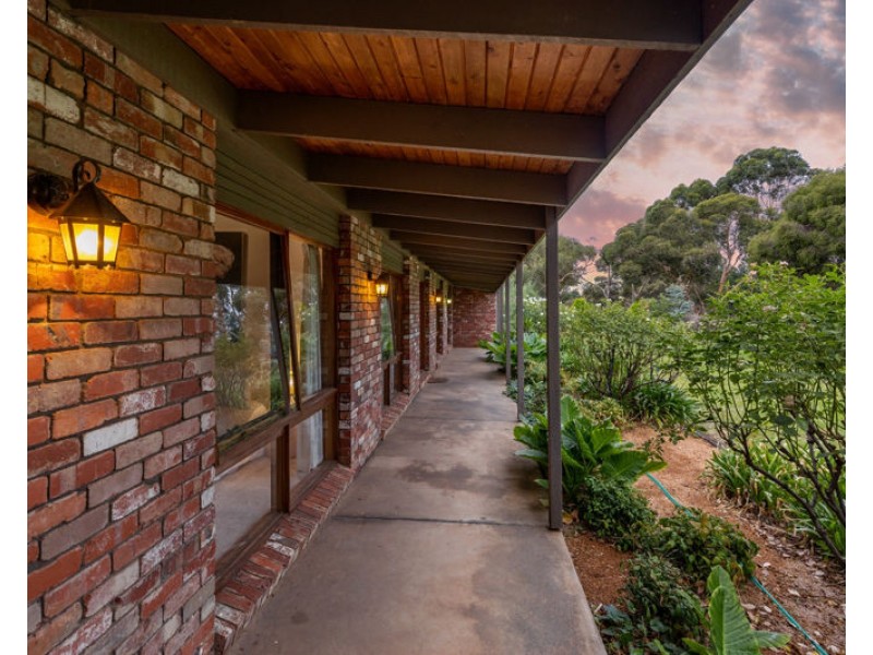 40 Devlin St, Coolamon NSW 2701