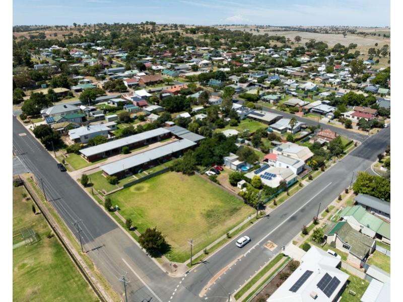 2 Ducker Street, Junee NSW 2663