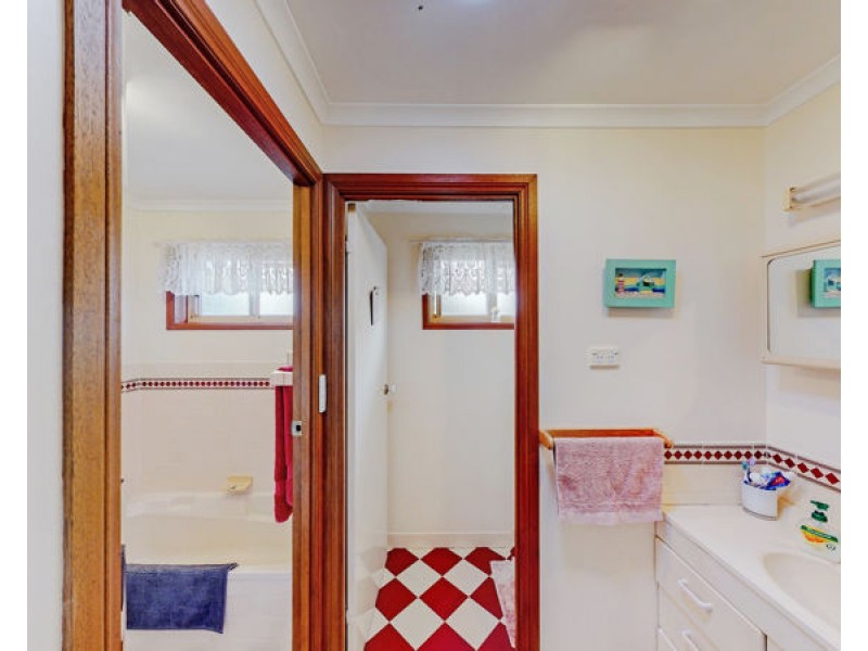 102 Park Lane, Junee NSW 2663