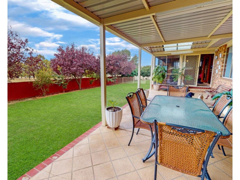 102 Park Lane, Junee NSW 2663