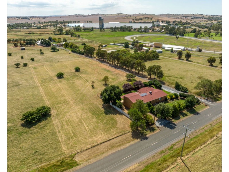 102 Park Lane, Junee NSW 2663