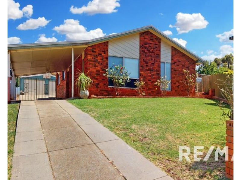 27 Acacia Place, Junee NSW 2663