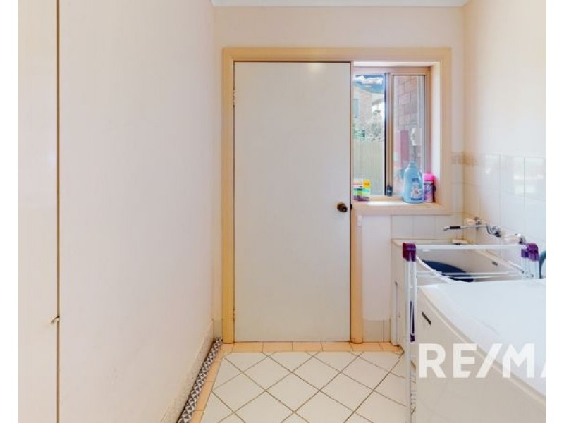 27 Acacia Place, Junee NSW 2663