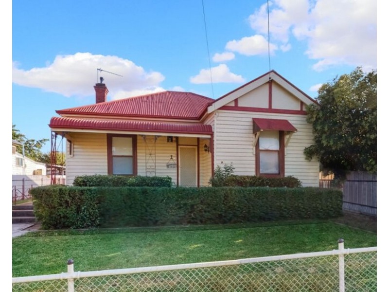 14 Elizabeth Street, Junee NSW 2663