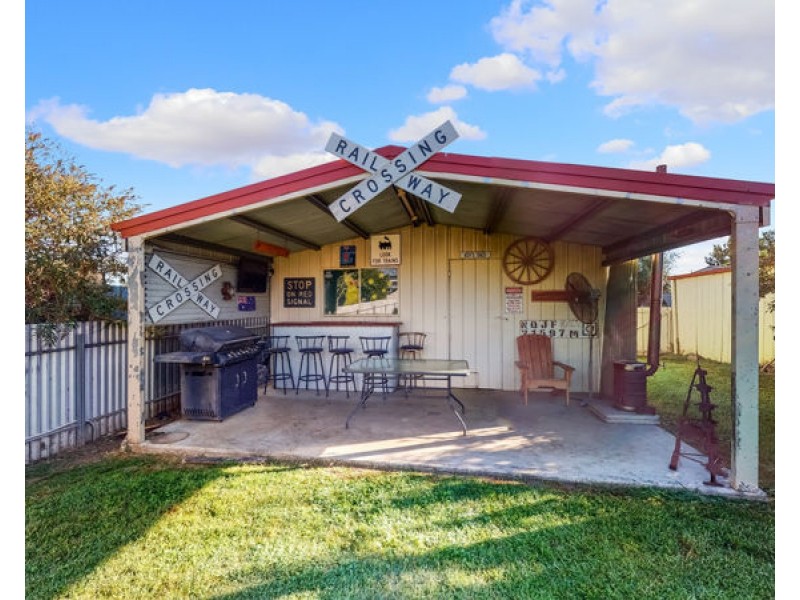 14 Elizabeth Street, Junee NSW 2663