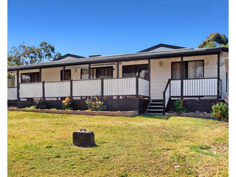 70 Commins Street, Junee NSW 2663