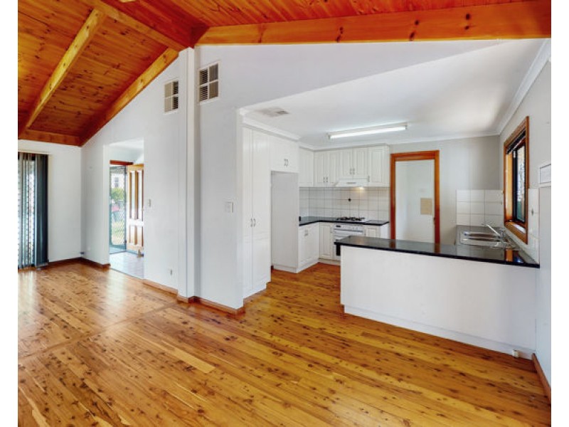 70 Commins Street, Junee NSW 2663