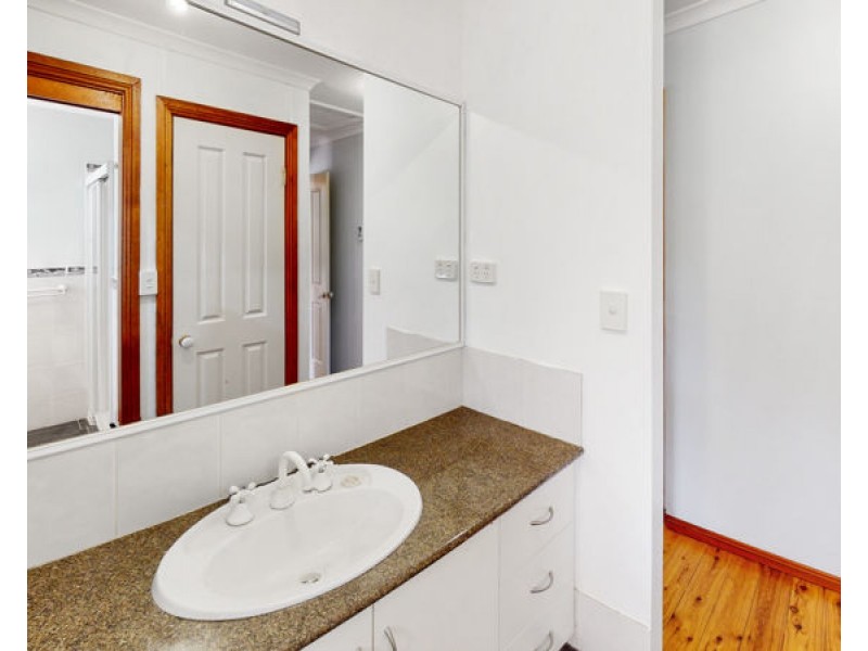 70 Commins Street, Junee NSW 2663