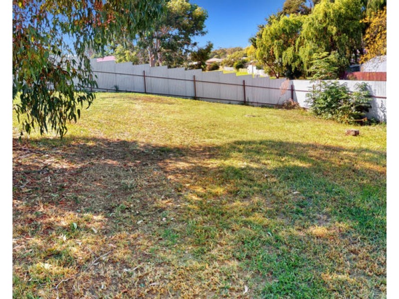 70 Commins Street, Junee NSW 2663