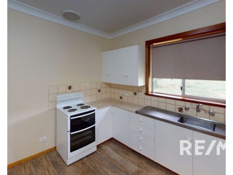 87 Lord St, Junee NSW 2663