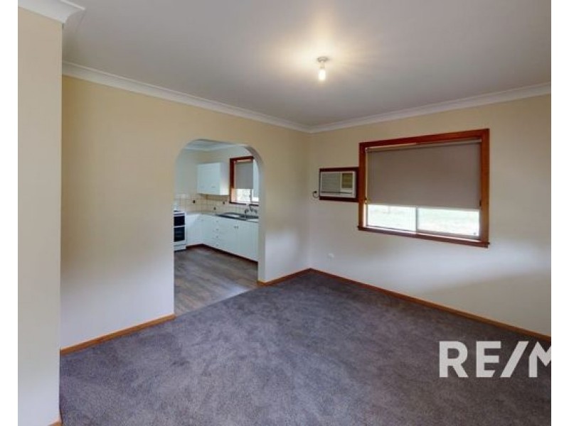 87 Lord St, Junee NSW 2663