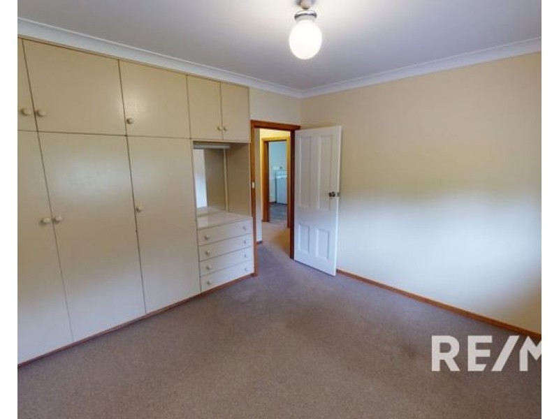 87 Lord St, Junee NSW 2663