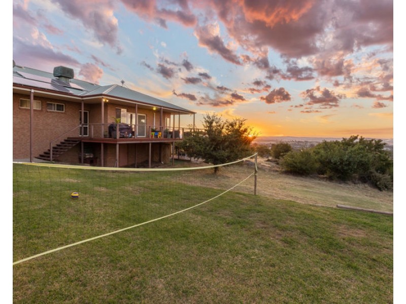 33 Kinvara Drive, Junee NSW 2663