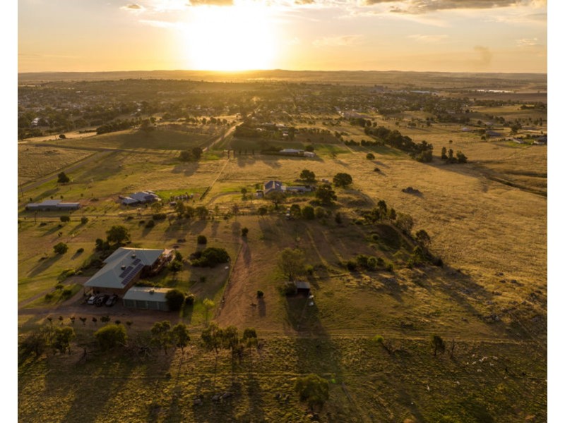 33 Kinvara Drive, Junee NSW 2663