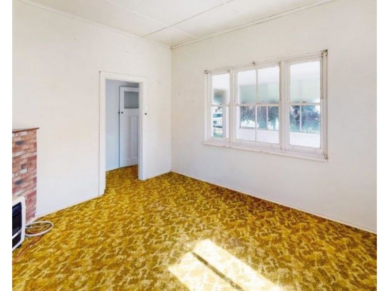 9 Lord St, Junee NSW 2663