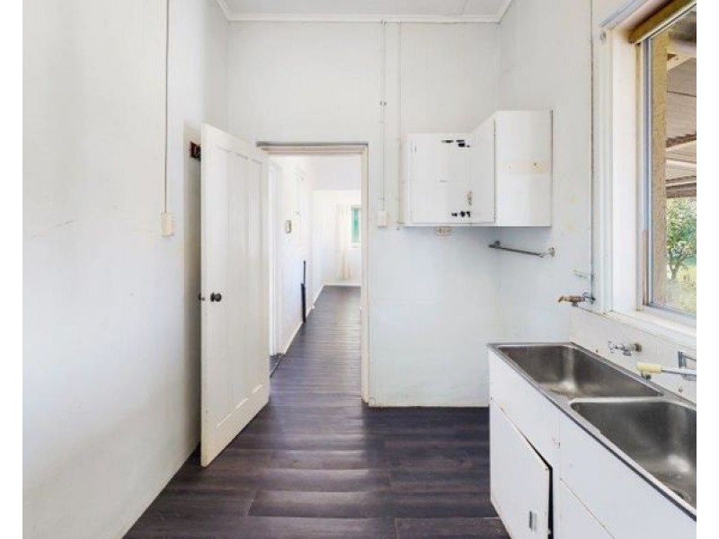 9 Lord St, Junee NSW 2663