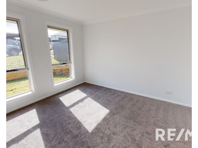 8 Cuttle Court, Junee NSW 2663