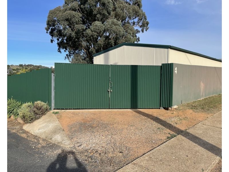 4 Harold St, Junee NSW 2663