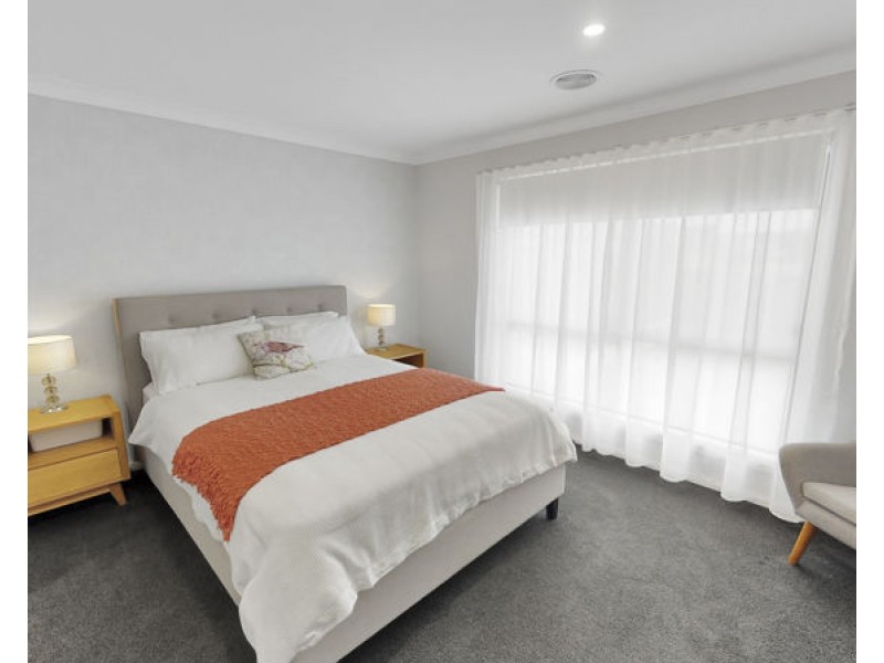 12 Hayes Crescent, Junee NSW 2663