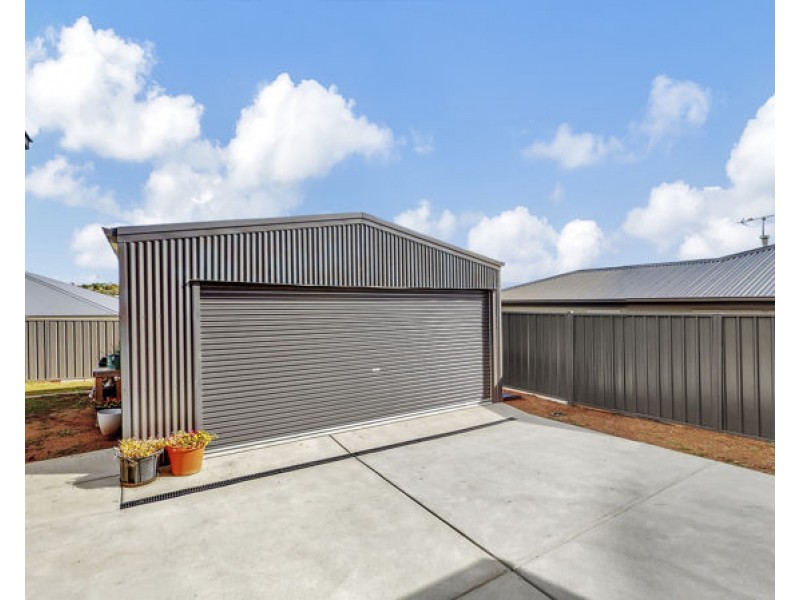 12 Hayes Crescent, Junee NSW 2663