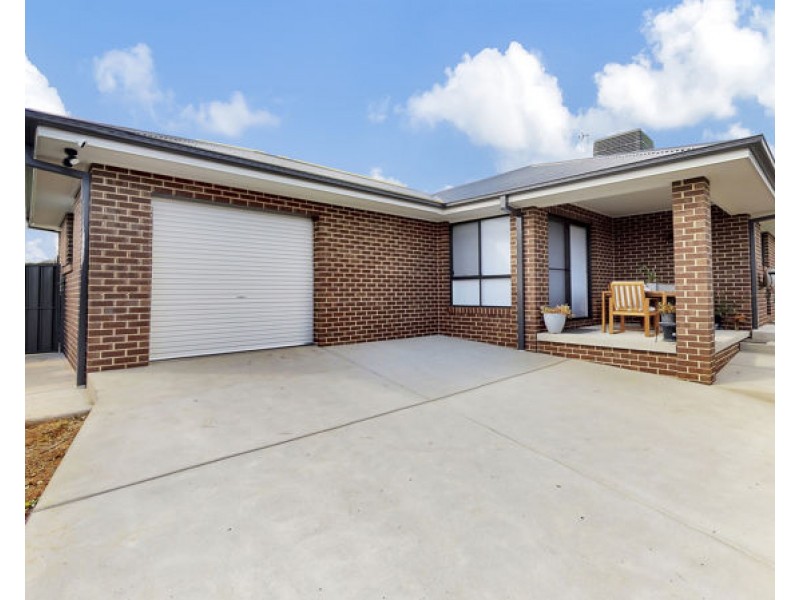 12 Hayes Crescent, Junee NSW 2663