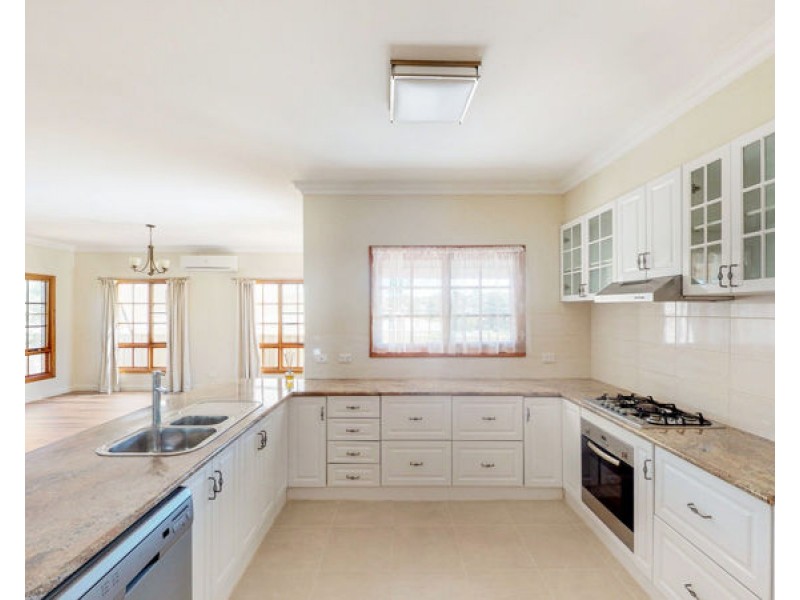 17 Fitzroy Street, Junee NSW 2663
