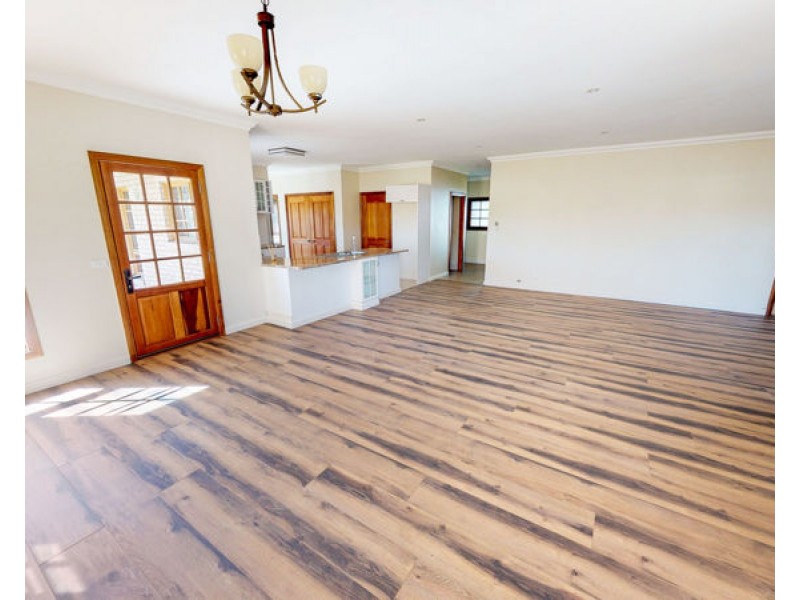 17 Fitzroy Street, Junee NSW 2663