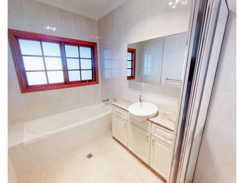 17 Fitzroy Street, Junee NSW 2663