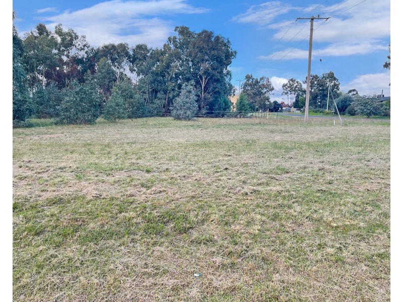 28 Percy Street, Old Junee NSW 2652