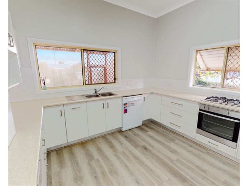 14 Gloucester Street, Junee NSW 2663