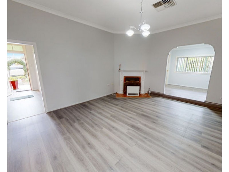 14 Gloucester Street, Junee NSW 2663