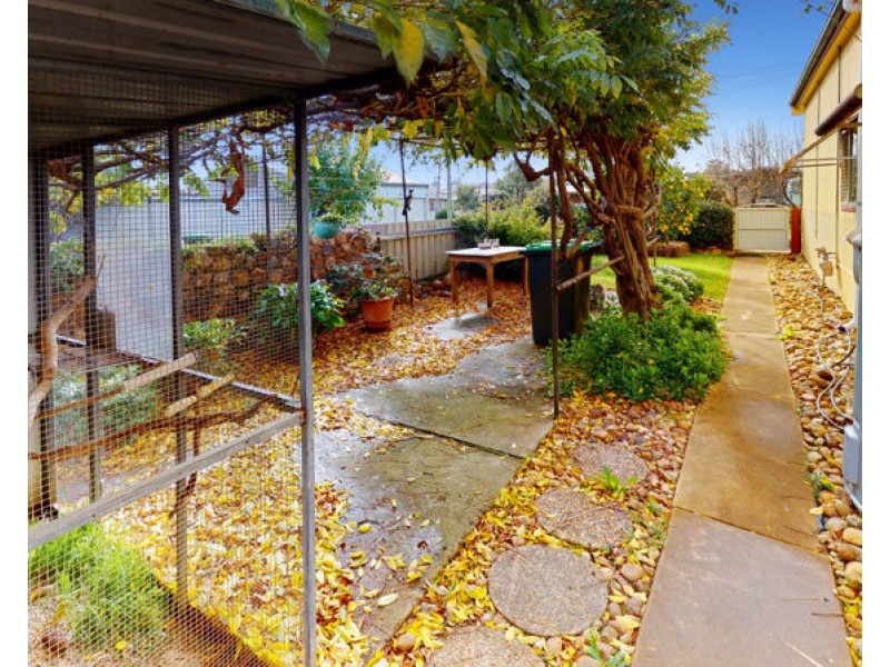 14 Gloucester Street, Junee NSW 2663