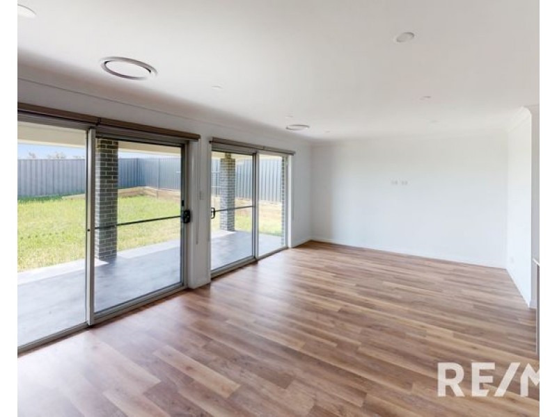 3 Cuttle Court, Junee NSW 2663