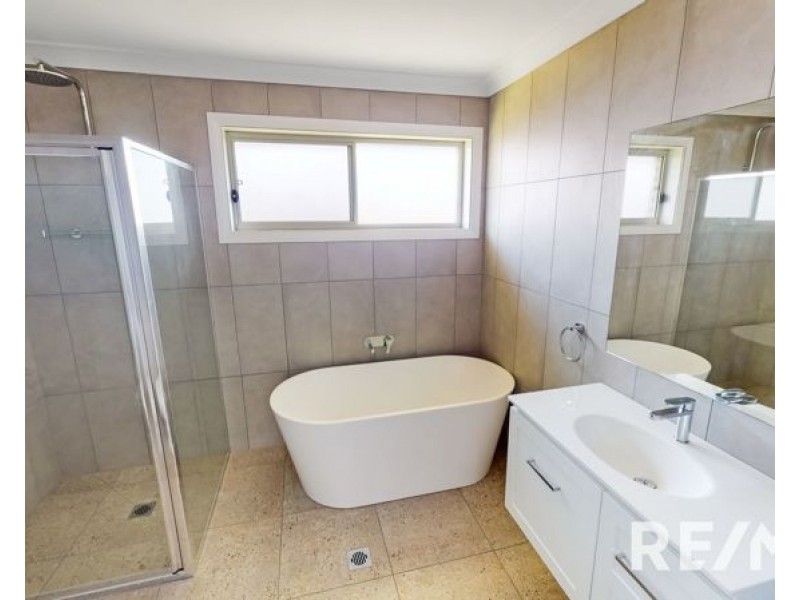 3 Cuttle Court, Junee NSW 2663