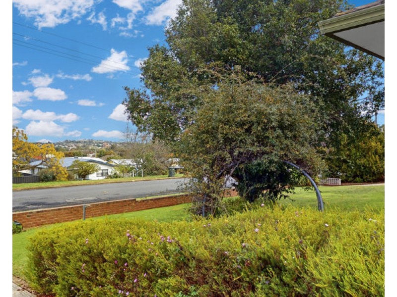 14 Lillian Street, Junee NSW 2663