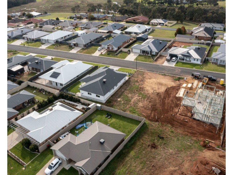 18 Hayes Crescent Junee, Junee NSW 2663
