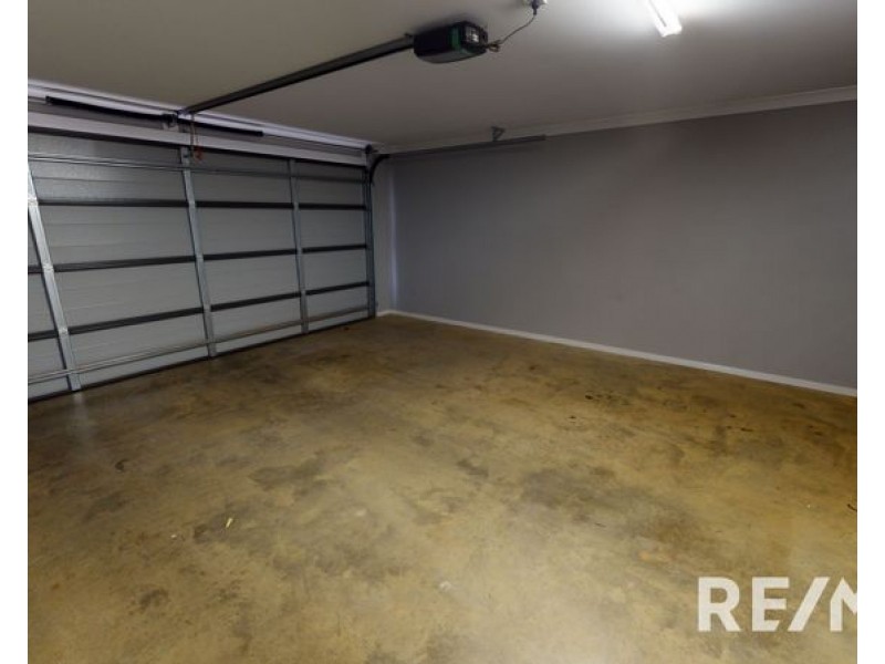 4 Hilton Pl, Junee NSW 2663