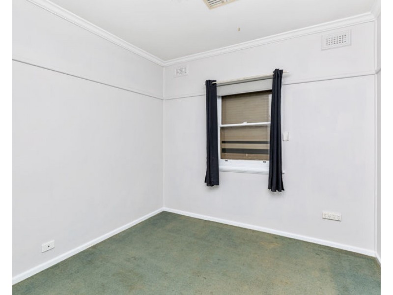 10 Anzac Avenue, Junee NSW 2663